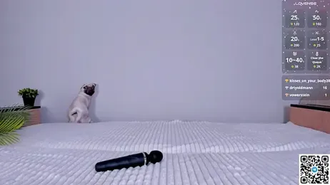 emmelieflorence stripchat stream image