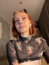 MeryWeaver stripchat stream image