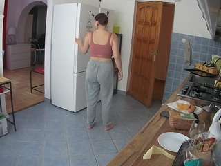 voyeurcam-julmodels-kitchen camsoda stream image