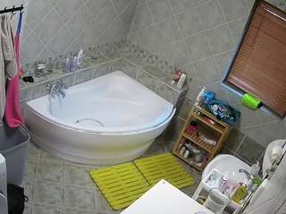 voyeurcam-julmodels-bath-1st-2 camsoda stream image