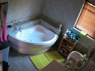 voyeurcam-julmodels-bath-1st-2 camsoda stream image