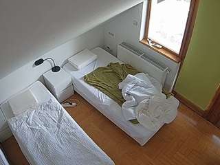 voyeurcam-julmodels-bed-7 camsoda stream image