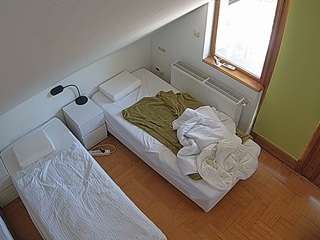 voyeurcam-julmodels-bed-7 camsoda stream image