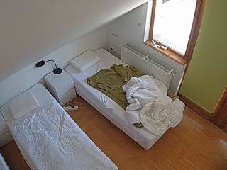 voyeurcam-julmodels-bed-7 camsoda stream image