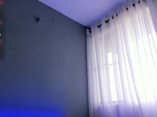 mollyybloom camsoda stream image