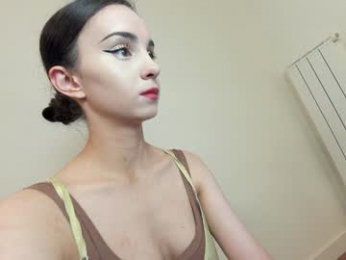 ehotlovea chaturbate stream image