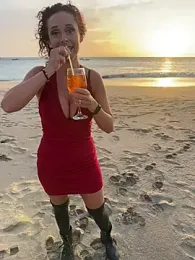 therealbeverlycious stripchat stream image