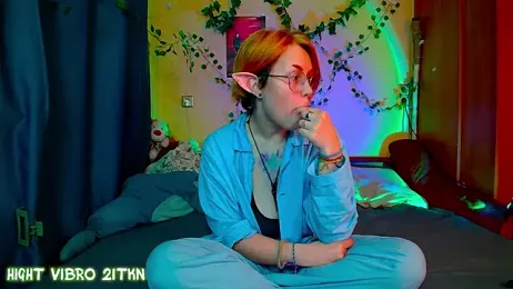 TrickyKitsune stripchat stream image