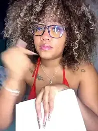 riri_brunnete stripchat stream image