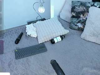 angie-roses camsoda stream image