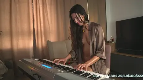 LIttle_Rina_ stripchat stream image