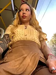 babydolll stripchat stream image