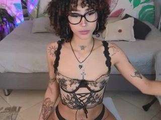 elissecinnamon camsoda stream image