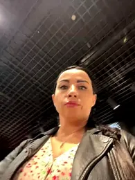 CrazzyChicks stripchat stream image