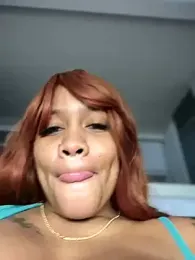 riri_brunnete stripchat stream image