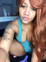 riri_brunnete stripchat stream image