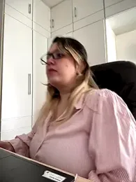 amooraaamoon stripchat stream image