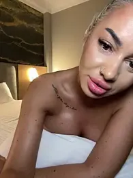 KirstieVegas stripchat stream image