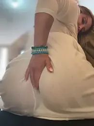 _Abril-Office1 stripchat stream image