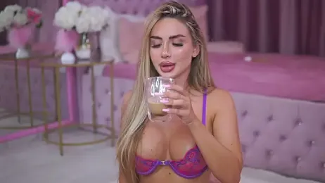 AshleySinn stripchat stream image