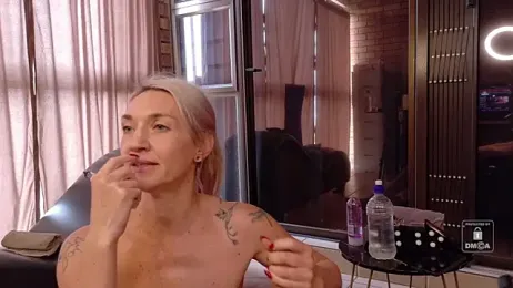 MissLMrJ stripchat stream image