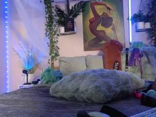 lovely-brown94 camsoda stream image