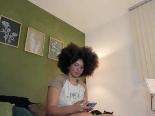 karlyee camsoda stream image