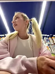 Lia__Love stripchat stream image