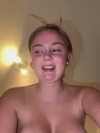 CherryEmmy stripchat stream image