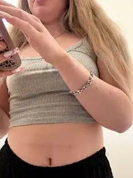 Holly-Glamour stripchat stream image