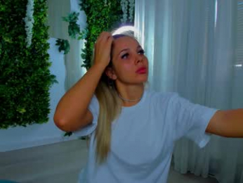 zinasquirts chaturbate stream image