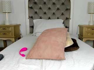 pushaina-03 camsoda stream image