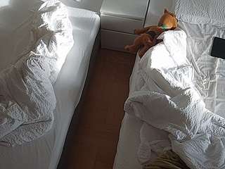 voyeurcam-julmodels-bed-7 camsoda stream image