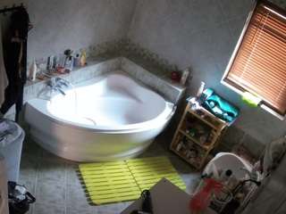 voyeurcam-julmodels-bath-1st-2 camsoda stream image