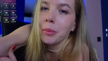 milly_shy stripchat stream image