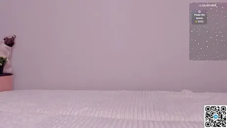 emmelieflorence stripchat stream image