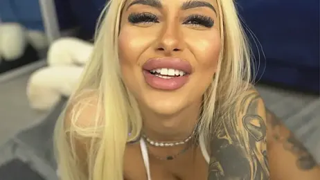 GoldenAmber stripchat stream image