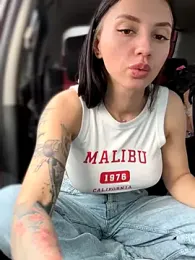 JulliaVegas stripchat stream image