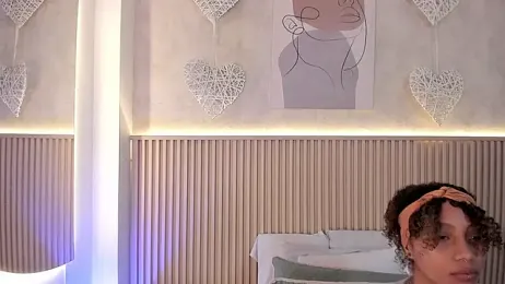 daiana_curly stripchat stream image