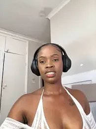 LuciousLips96 stripchat stream image