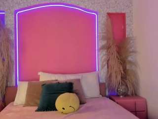 emyliesander camsoda stream image