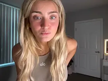 meggsworld stripchat stream image