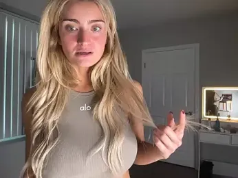 meggsworld stripchat stream image