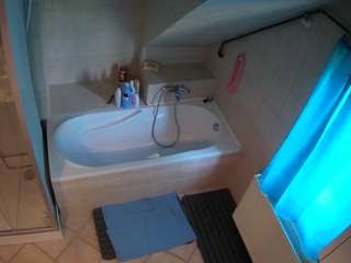 voyeurcam-julmodels-bath-2nd-1 camsoda stream image