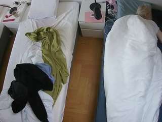 voyeurcam-julmodels-bed-5 camsoda stream image