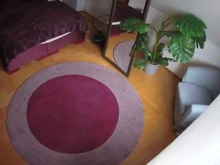 voyeurcam-julmodels-whitebed-5 camsoda stream image