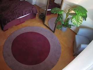 voyeurcam-julmodels-whitebed-5 camsoda stream image