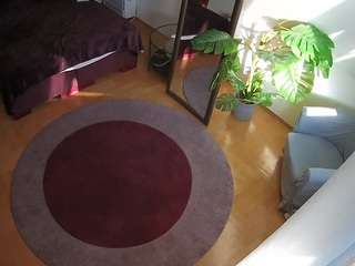 voyeurcam-julmodels-whitebed-5 camsoda stream image