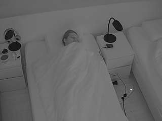 voyeurcam-julmodels-bed-7 camsoda stream image