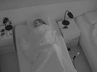 voyeurcam-julmodels-bed-7 camsoda stream image